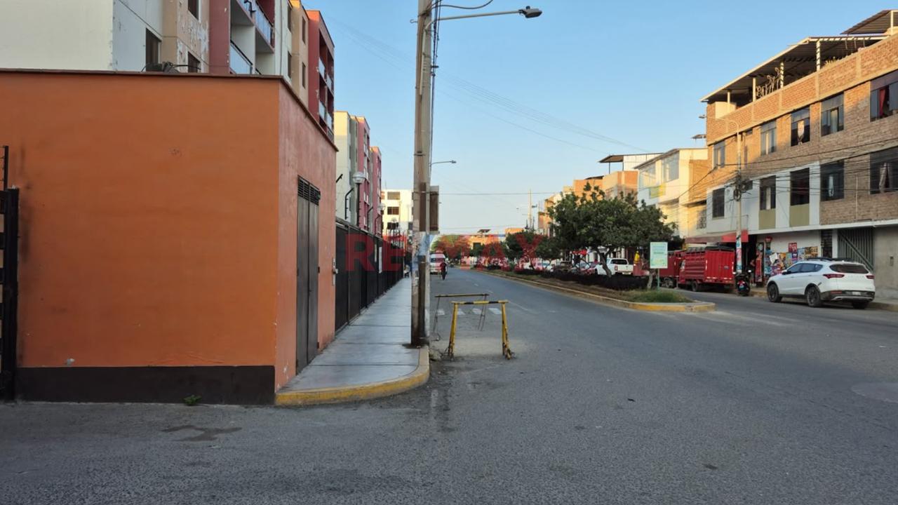 Departamento Tercer Piso En Venta Residencial Jockey La Victoria Chiclayo - 18