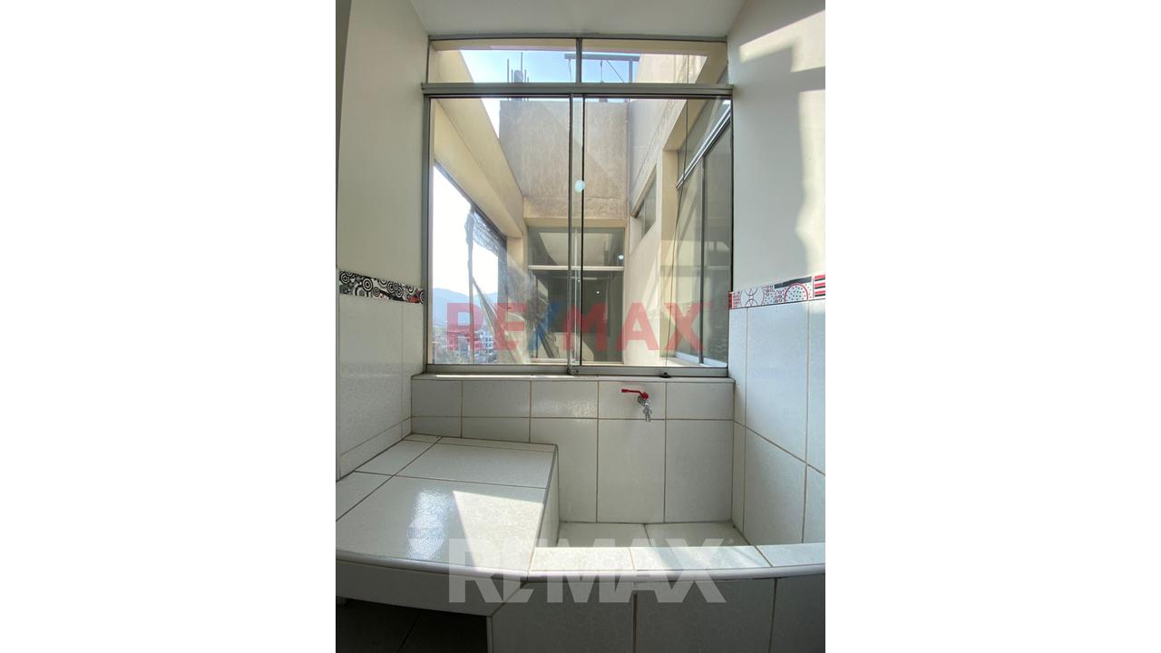Se Vende Exclusivo Departamento Con Vista Panoramica Y Ascensor En Sjl — foto 11