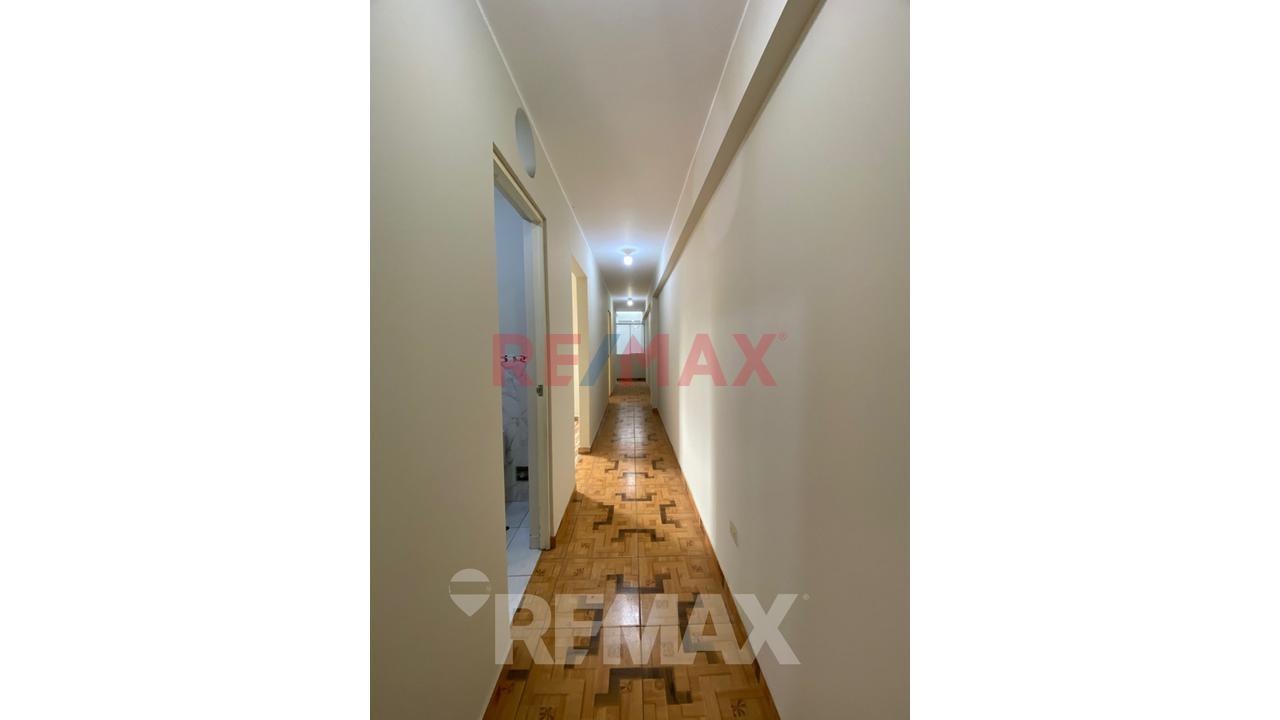 Se Vende Exclusivo Departamento Con Vista Panoramica Y Ascensor En Sjl — foto 12