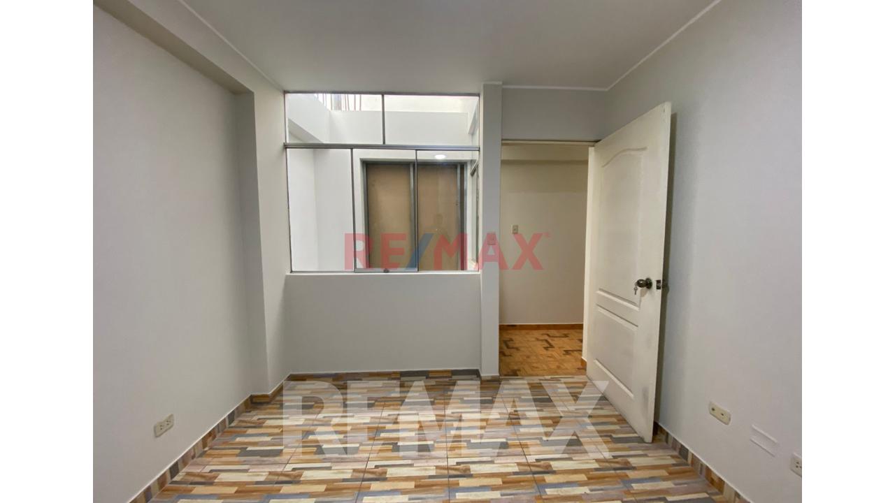 Se Vende Exclusivo Departamento Con Vista Panoramica Y Ascensor En Sjl — foto 8