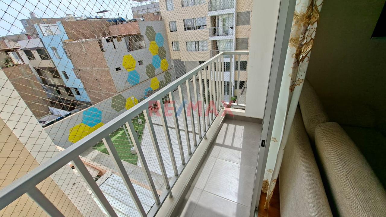 Te Imaginate Imaginas  Vivir En Este Departamento Frente  Al Parque De Atracciones  Voces En Surco. — foto 6