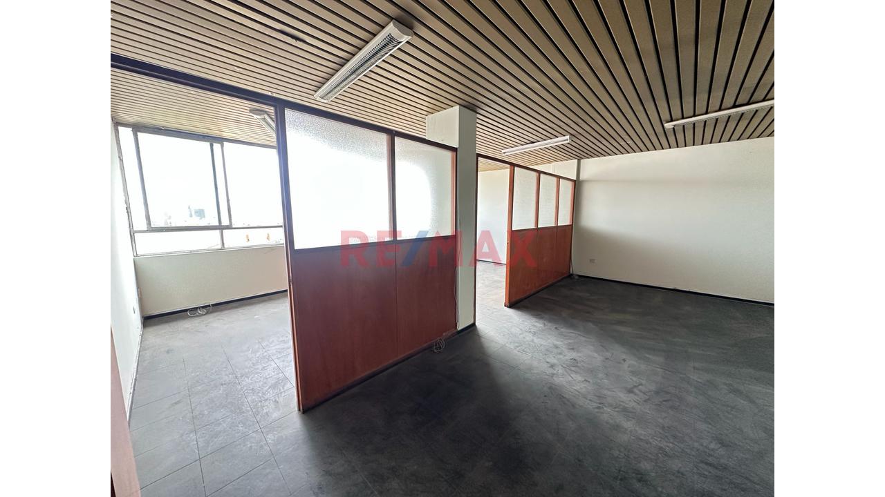Se Vende Oficina En El Callao Excelente Inversión - 8