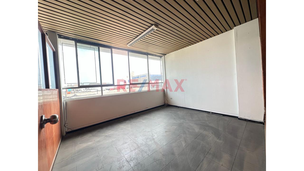Se Vende Oficina En El Callao Excelente Inversión - 4