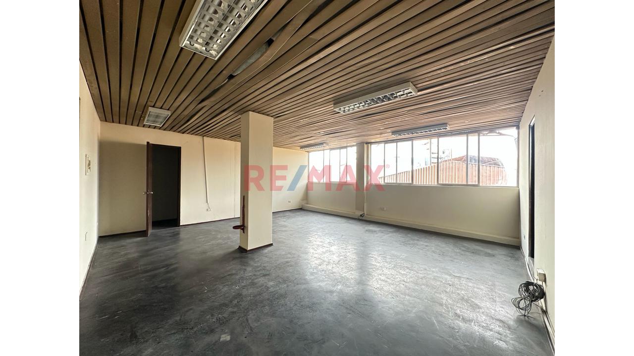 Se Vende Oficina En El Callao Excelente Inversión - 4