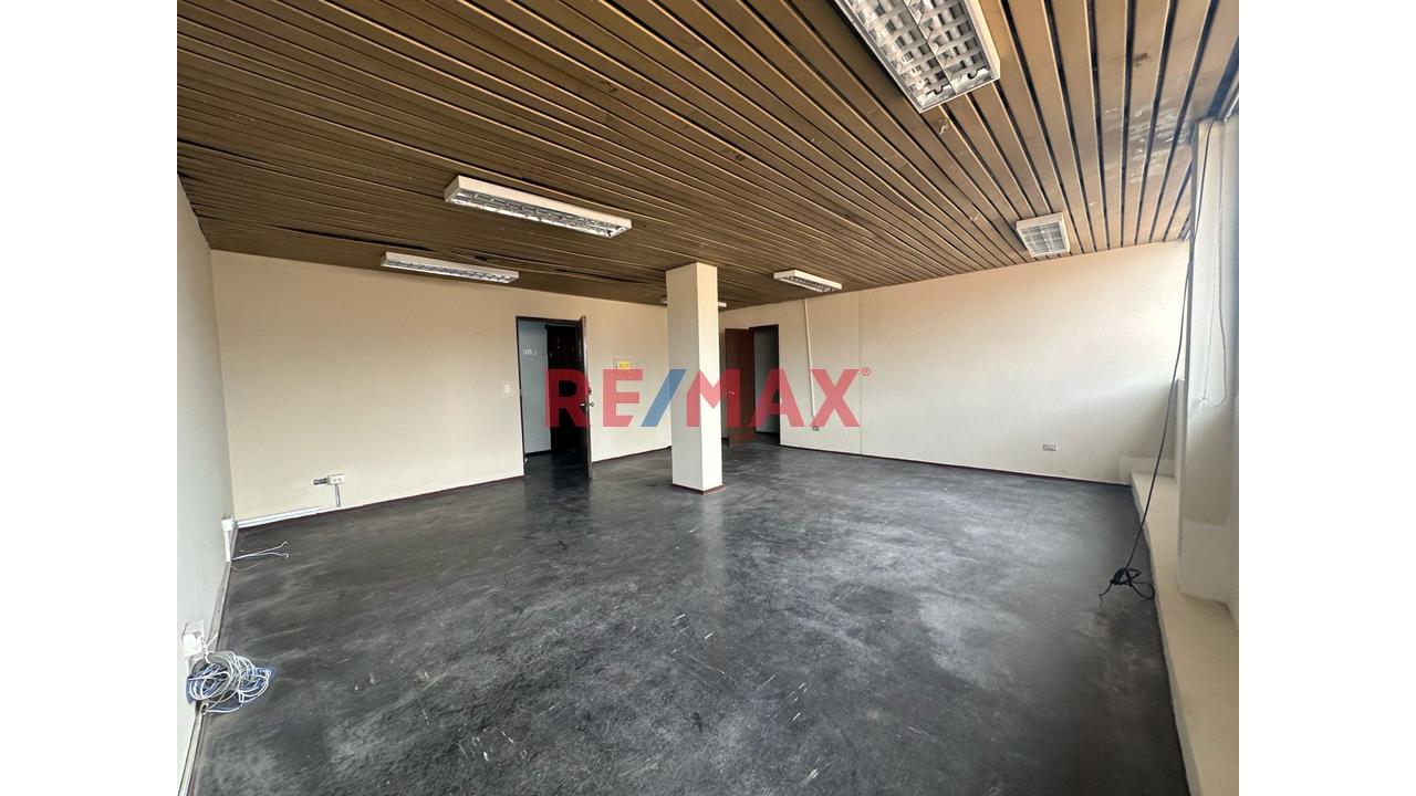 Se Vende Oficina En El Callao Excelente Inversión