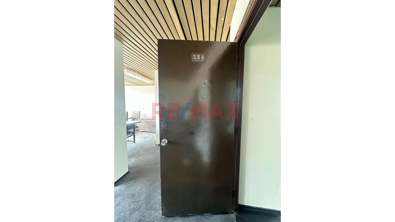 Se Vende Oficina Comercial En El Callao - 2