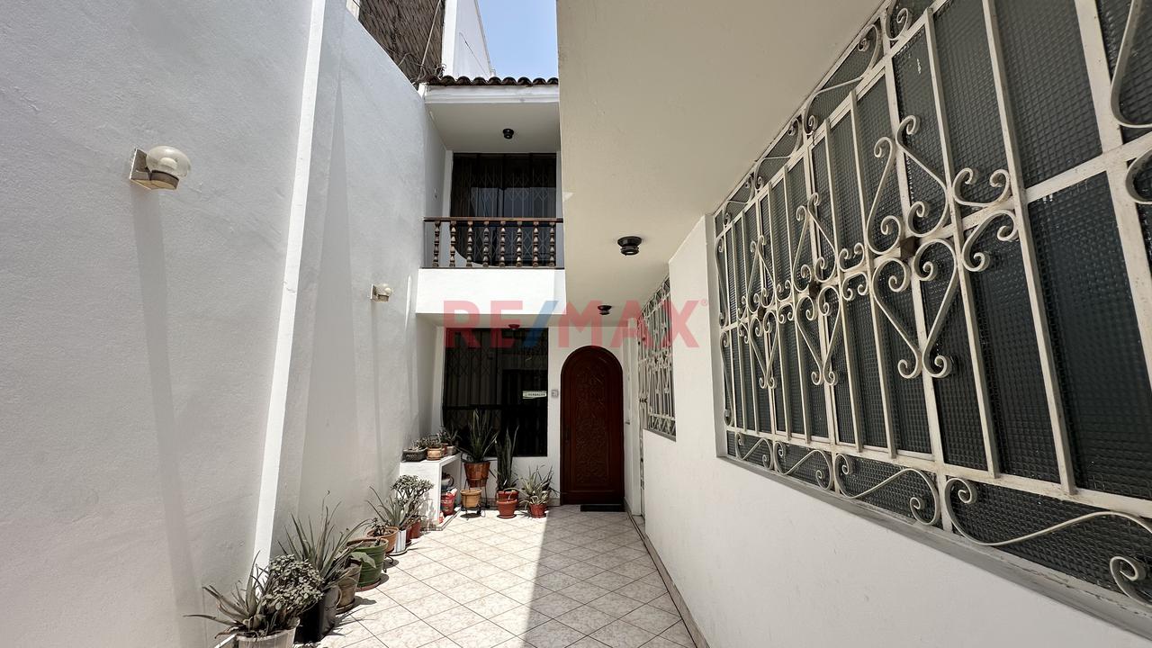 🏡 Casa En Venta En Ate – Frente A Parque | Amplia, Iluminada Y Excelente Ubicación — foto 9