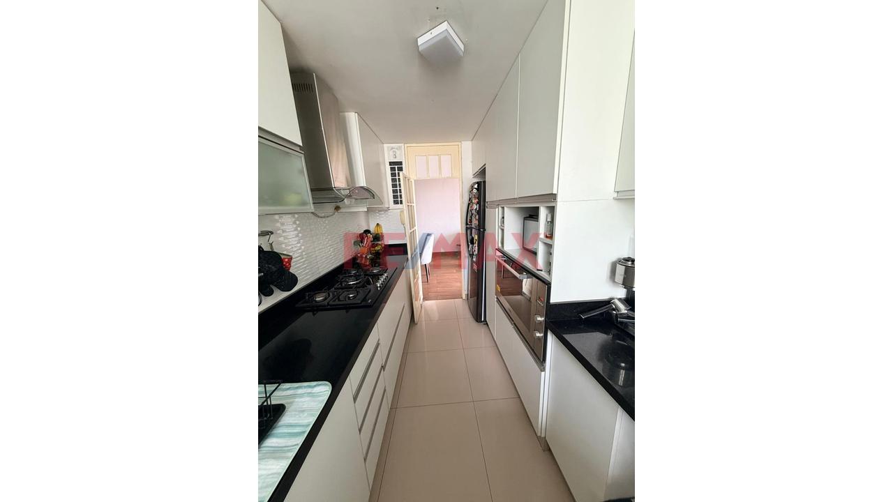 Vendo Departamento En Exclusiva Zona Residencial De Las Lomas De La Molina - 11