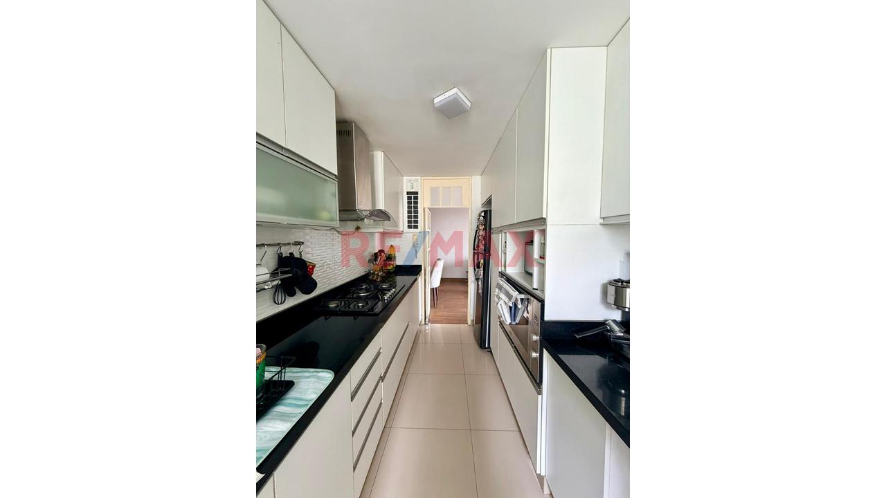 Vendo Departamento En Exclusiva Zona Residencial De Las Lomas De La Molina - 17