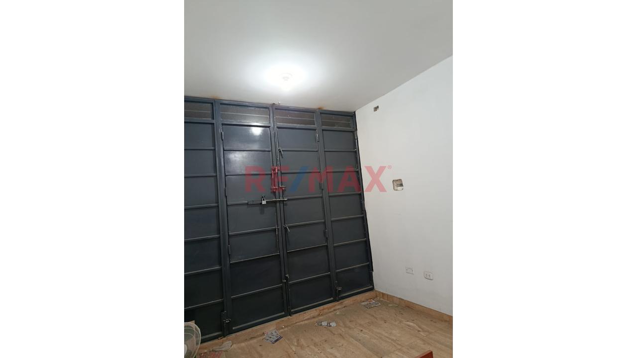 Vendo Bonita Casa De 3 Pisos Mas Azotea De Estreno En Castilla Con Cochera. — foto 5