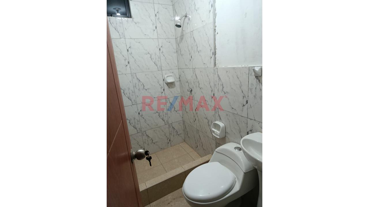 Vendo Bonita Casa De 3 Pisos Mas Azotea De Estreno En Castilla Con Cochera. — foto 14