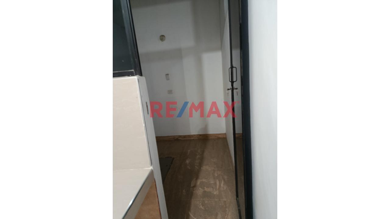 Vendo Bonita Casa De 3 Pisos Mas Azotea De Estreno En Castilla Con Cochera. — foto 12