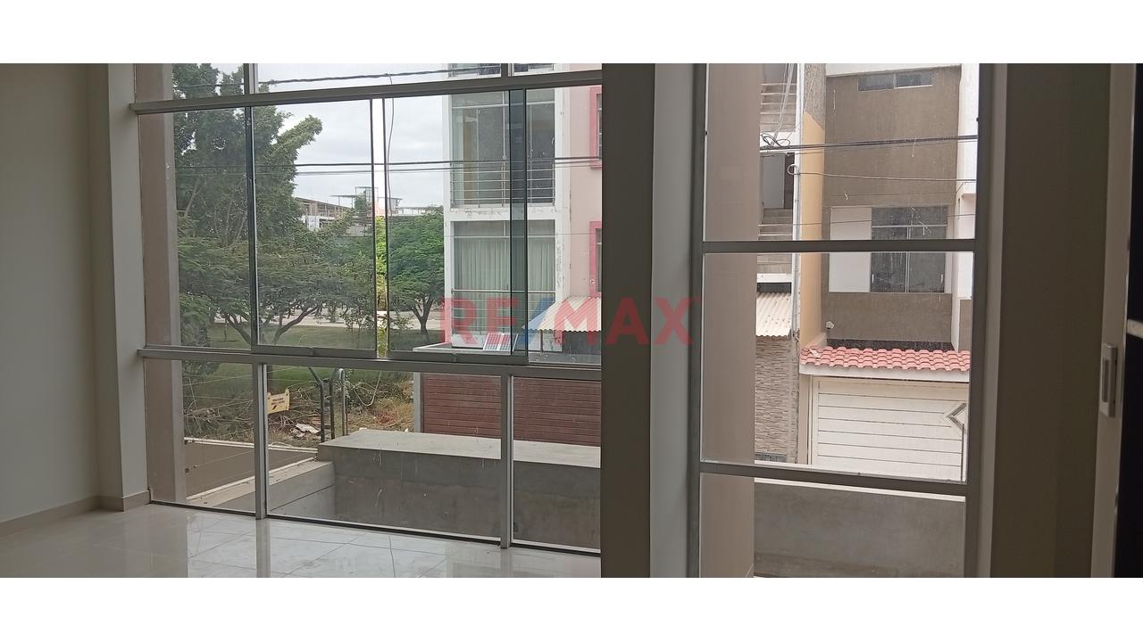 Se Vende Triplex En Miraflores Country Club Calle Las Bromelias Lote 7 4 Etapa - 5