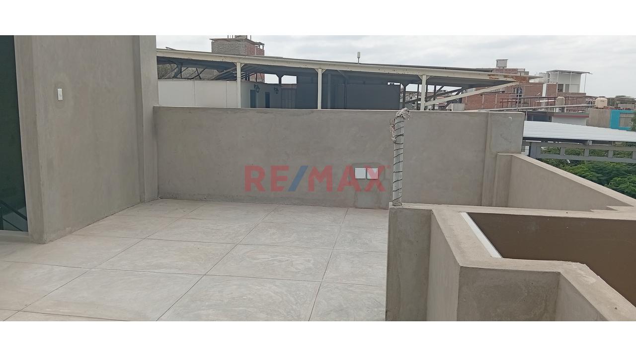 Se Vende Triplex En Miraflores Country Club Calle Las Bromelias Lote 7 4 Etapa - 21