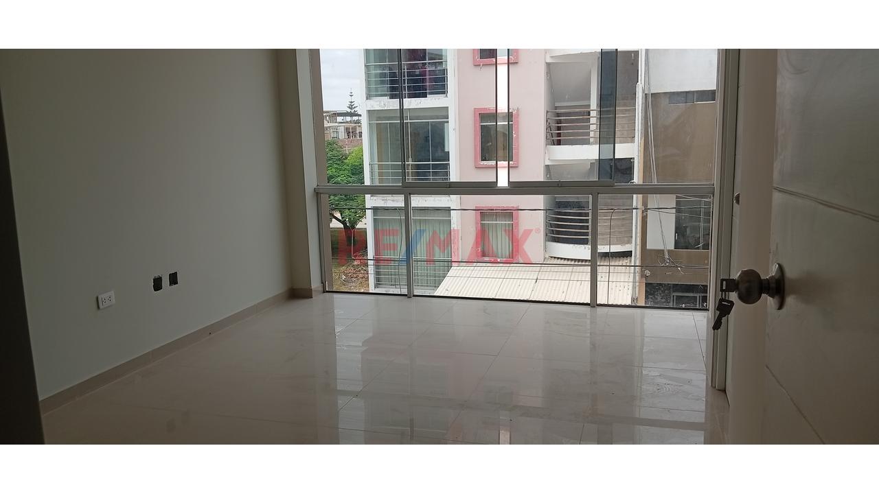 Se Vende Triplex En Miraflores Country Club Calle Las Bromelias Lote 7 4 Etapa - 13