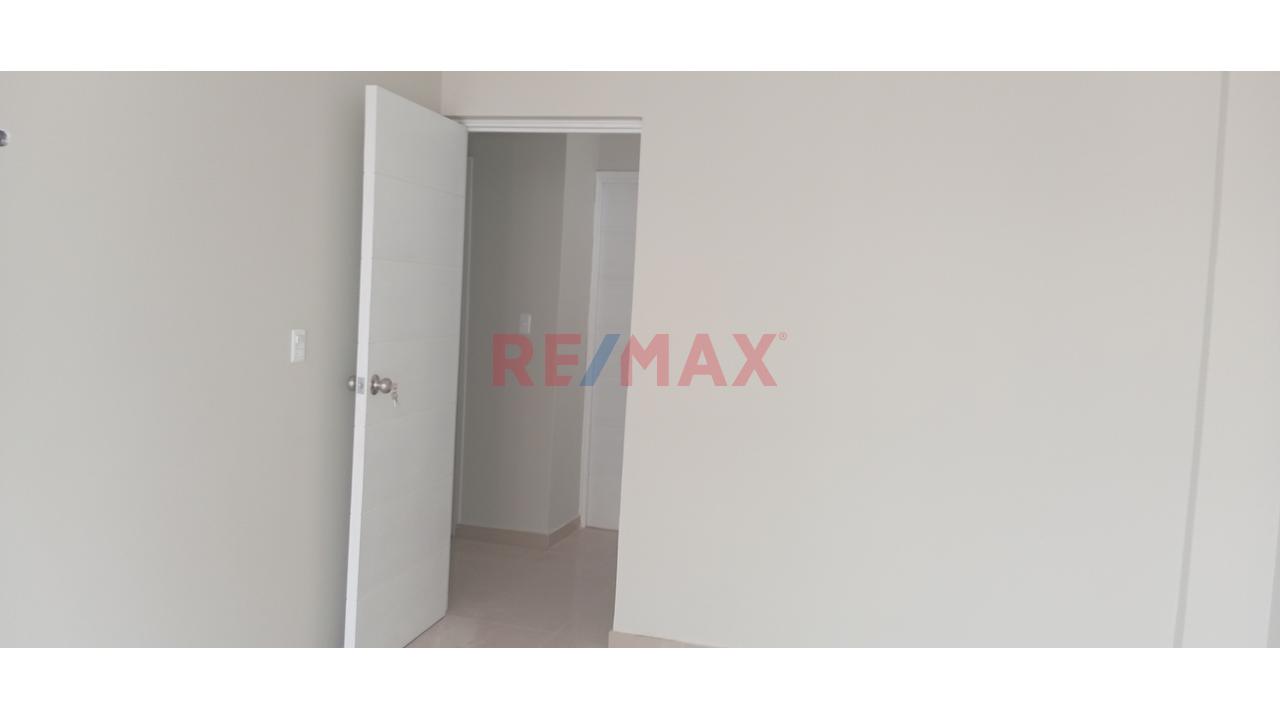 Se Vende Triplex En Miraflores Country Club Calle Las Bromelias Lote 7 4 Etapa - 15