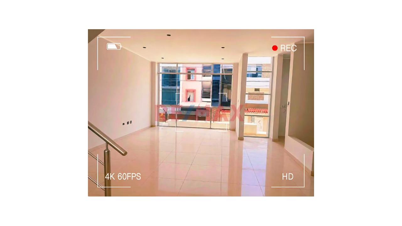 Se Vende Triplex En Miraflores Country Club Calle Las Bromelias Lote 7 4 Etapa - 4