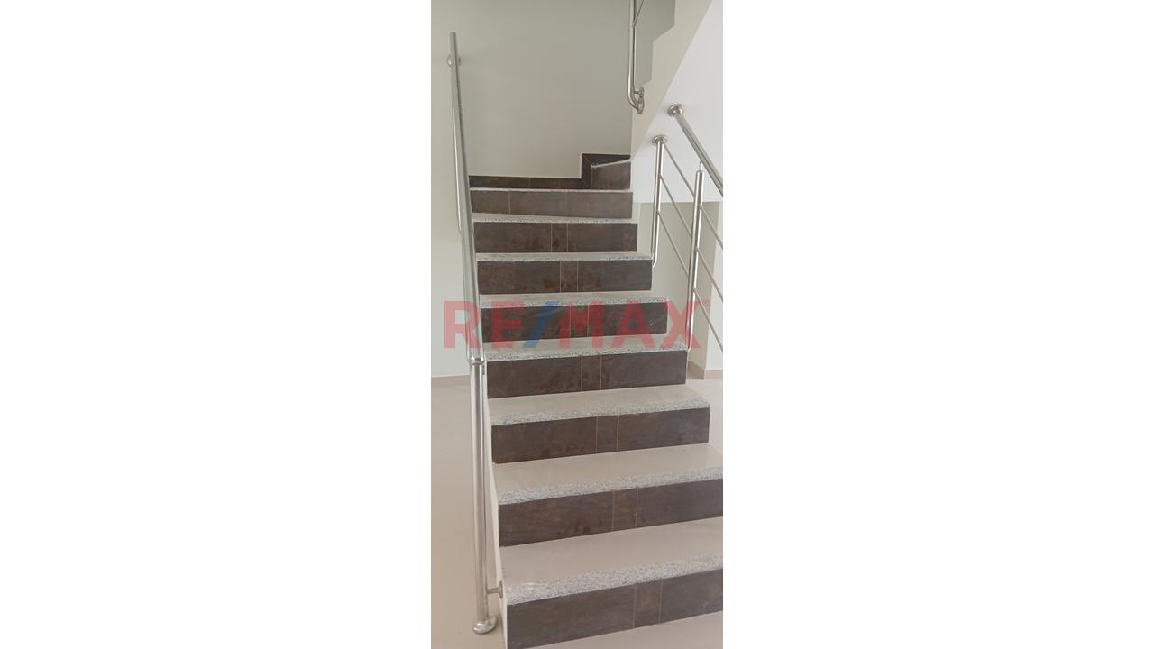 Se Vende Triplex En Miraflores Country Club Calle Las Bromelias Lote 7 4 Etapa - 10