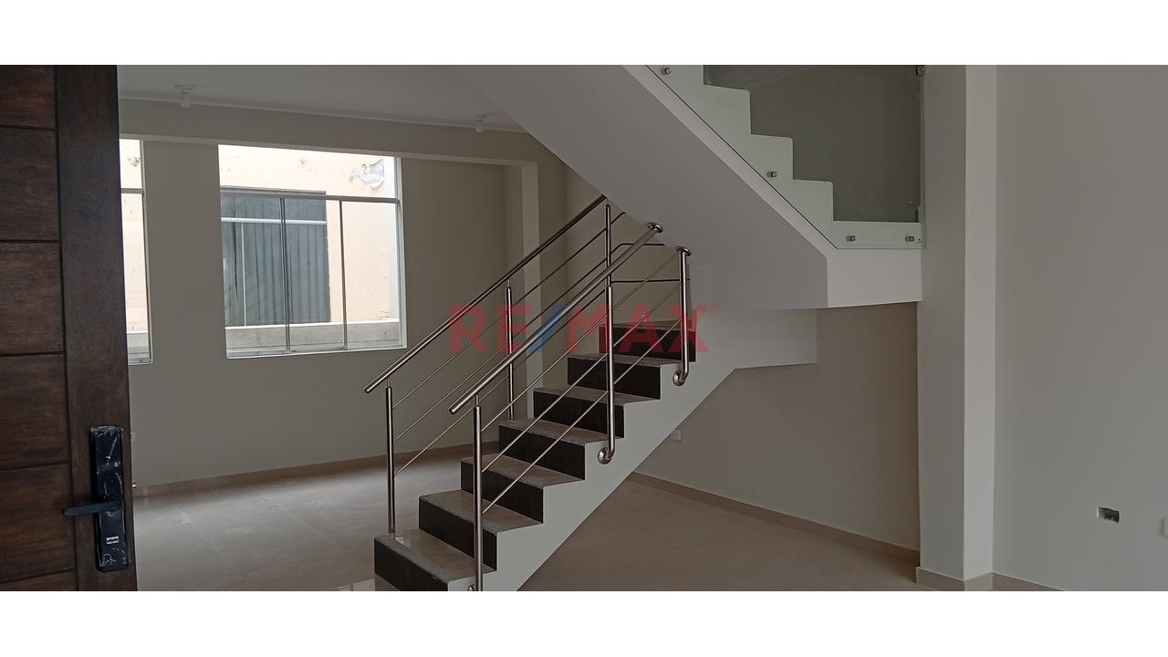 Se Vende Triplex En Miraflores Country Club Calle Las Bromelias Lote 7 4 Etapa - 6