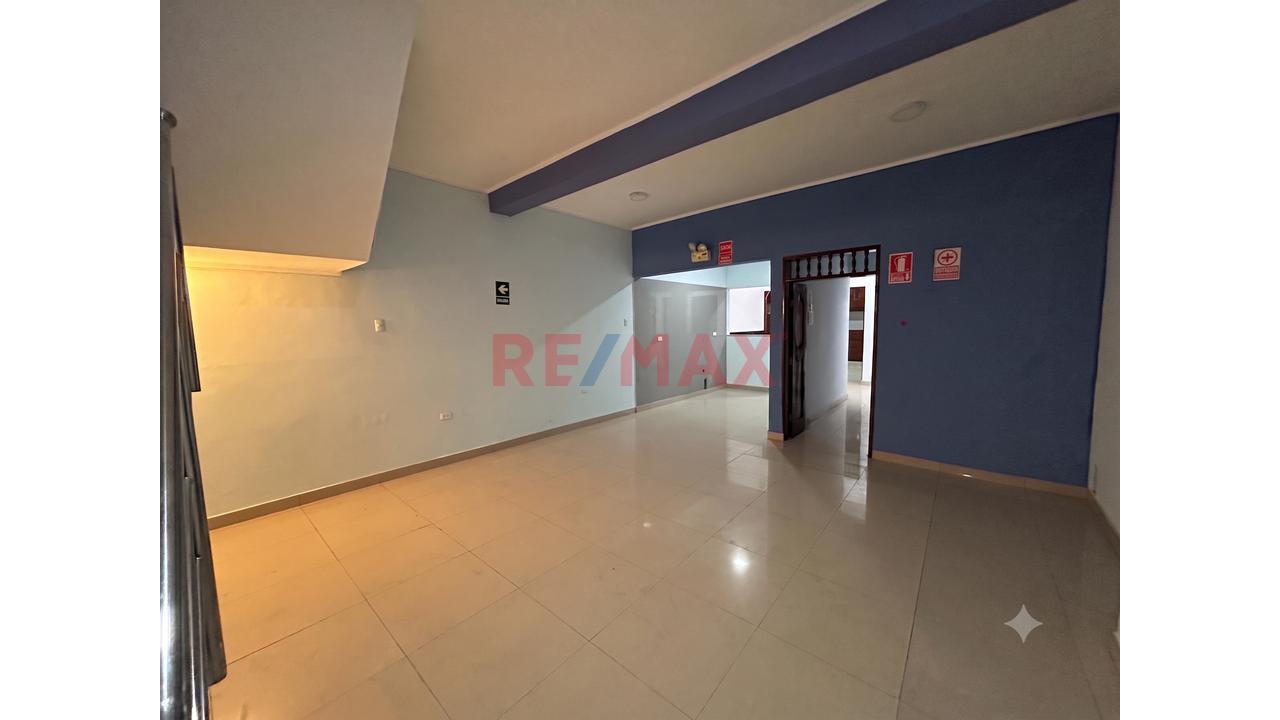 Venta De Casa De 4 Niveles En Avenida - 4