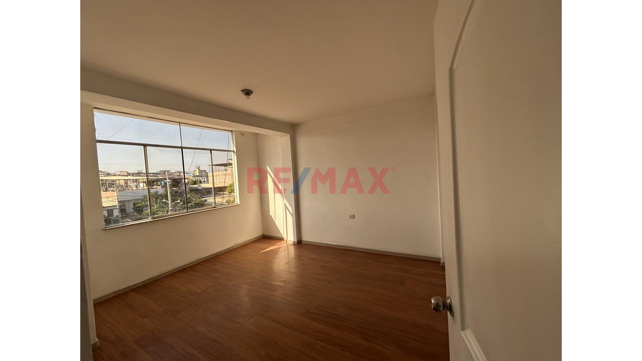 Venta De Casa De 4 Niveles En Avenida - 14