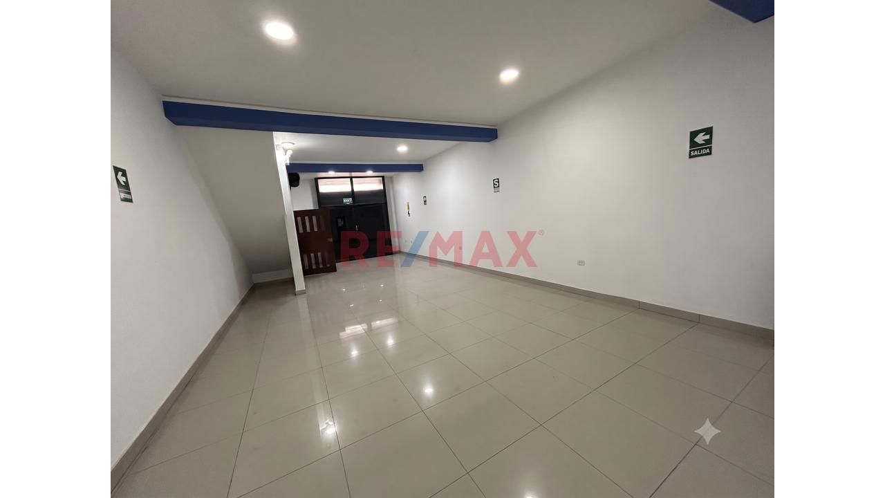 Venta De Casa De 4 Niveles En Avenida - 3