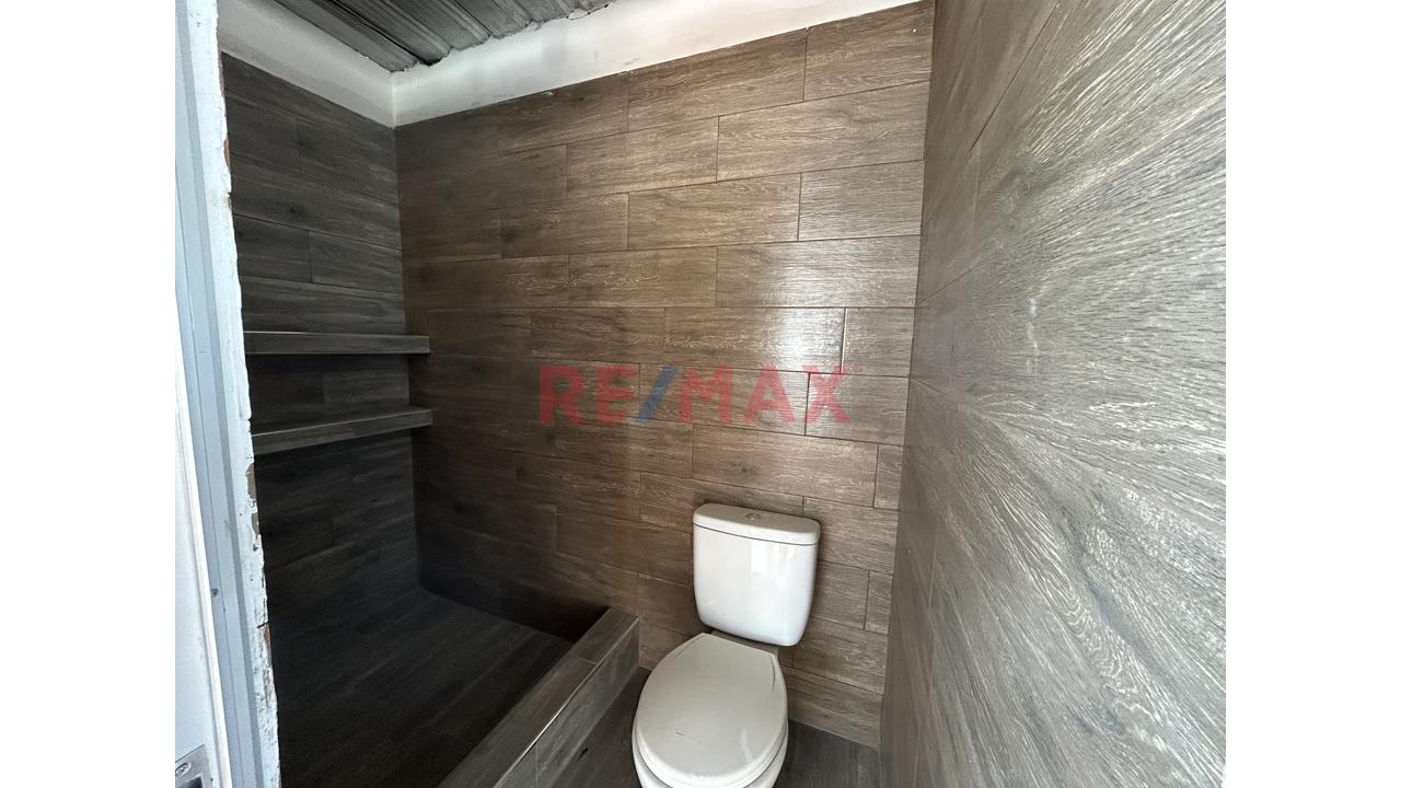 Venta De Casa De 4 Niveles En Avenida - 18