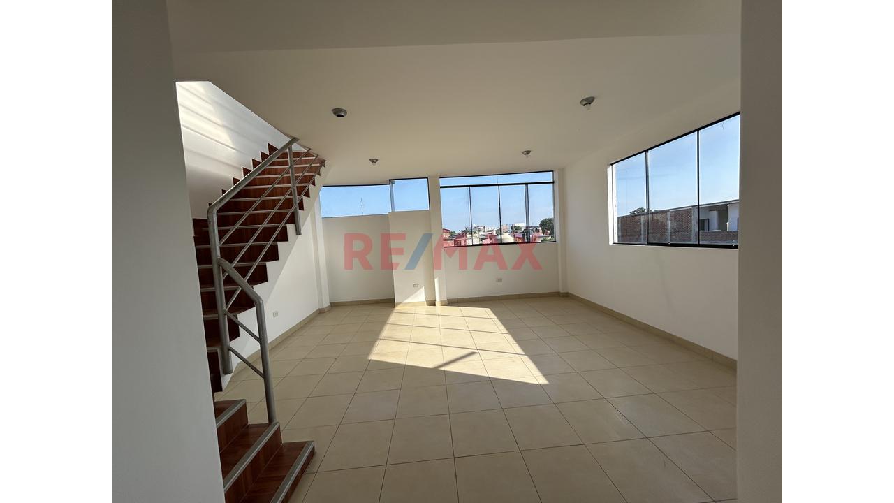 Venta De Casa De 4 Niveles En Avenida - 13