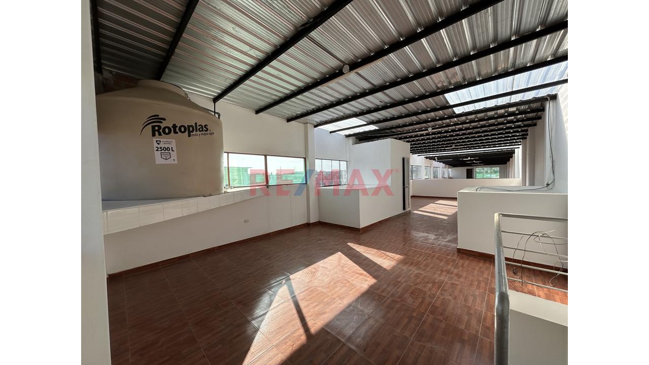 Venta De Casa De 4 Niveles En Avenida - 17