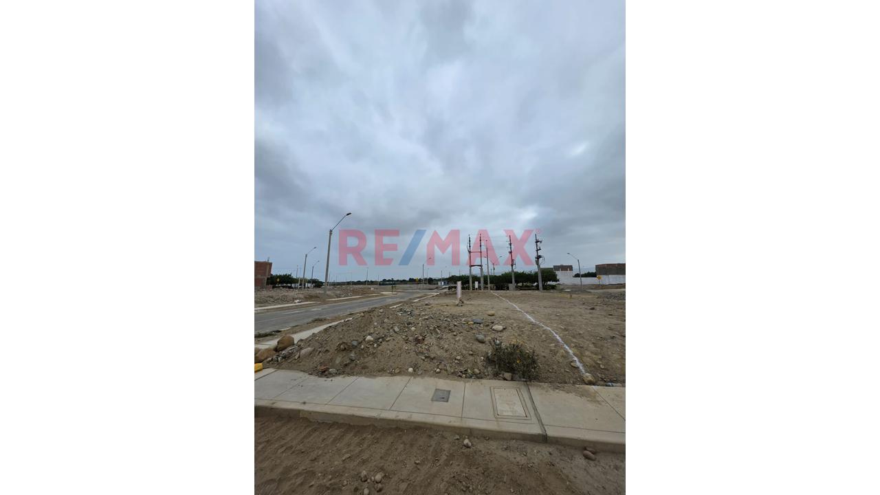 Oportunidad Terreno En Venta En Esquina Frente A Parque. Ocasion De Tener 2 Terrenos Juntos — foto 4