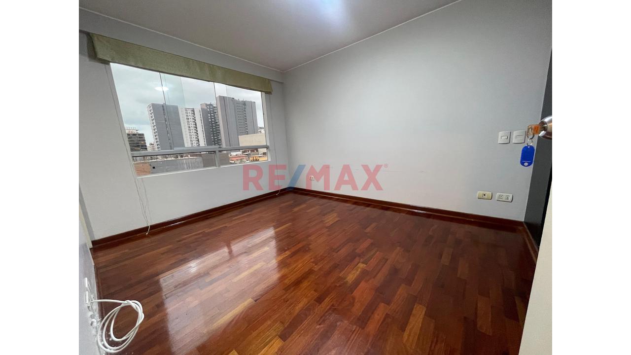 Vive En  Miraflores: 108 M2| 3 Dormitorios | Cochera| Excelente Oportunidad — foto 2