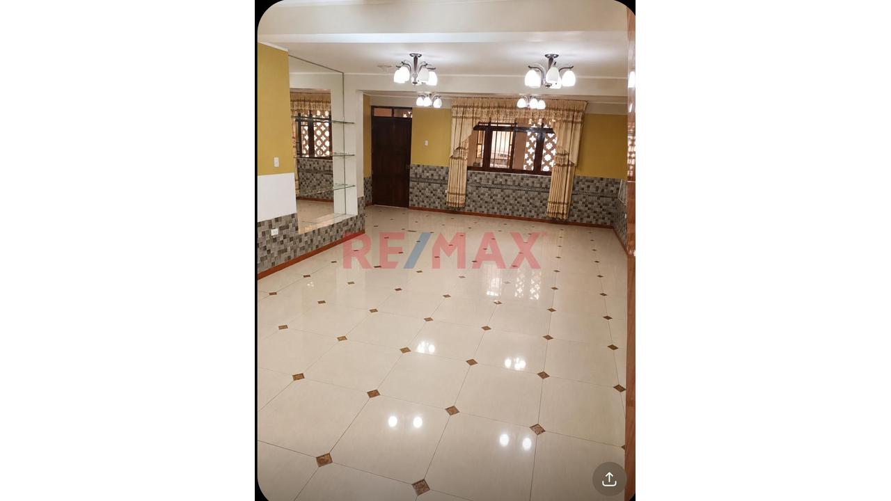 ¡Amplia Casa Con Gran Potencial De Inversión En Puente Piedra! - 9