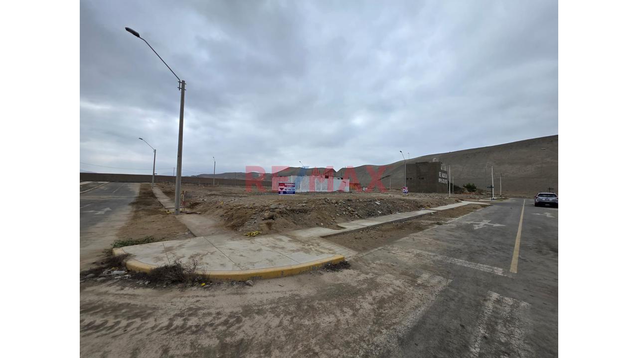 Oportunidad Terreno En Venta En Esquina Con Vista A Calle Y A Media Cuadra De Un Parque. Ocasion De Tener 2 Terrenos Juntos — foto 4