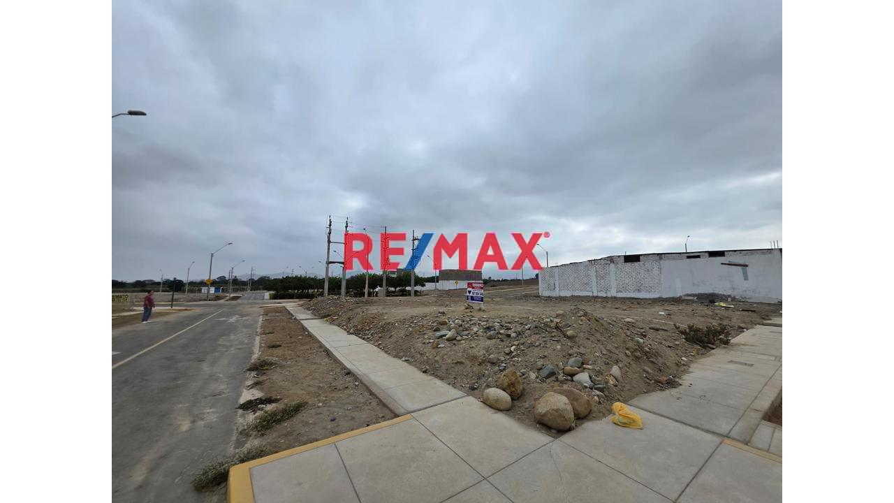 Oportunidad Terreno En Venta En Esquina Con Vista A Calle Y A Media Cuadra De Un Parque. Ocasion De Tener 2 Terrenos Juntos