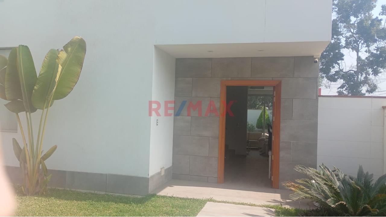 Casa En Venta En Chaclacayo – Amplia, Elegante Y Con Excelente Área Socia - 11