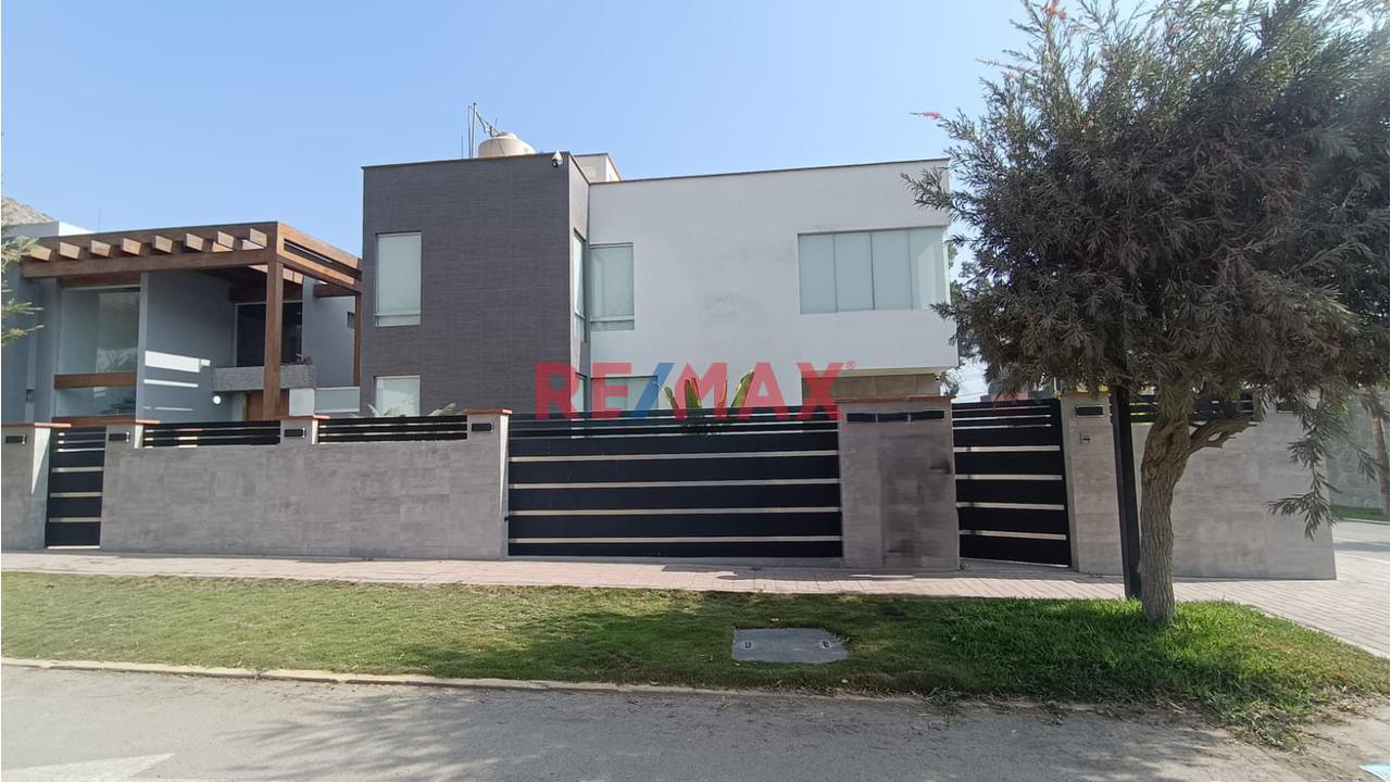 Casa En Venta En Chaclacayo – Amplia, Elegante Y Con Excelente Área Socia - 1