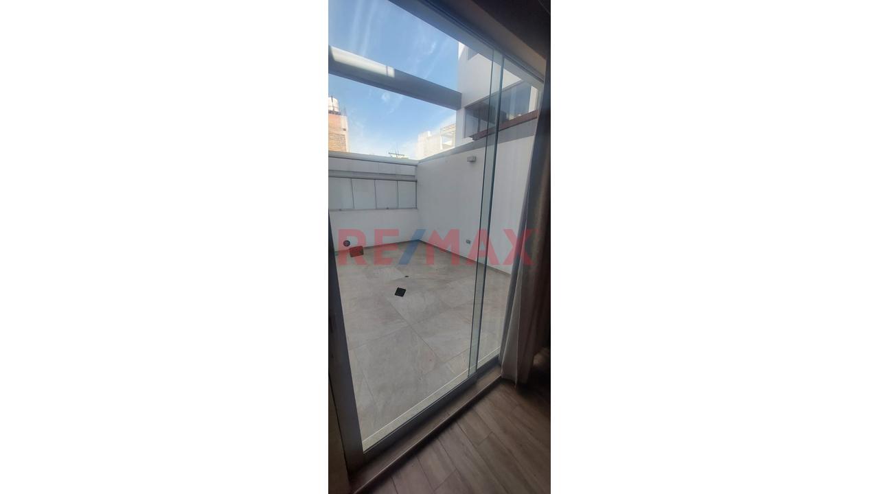 Exclusivo Departamento En Alquiler - 4