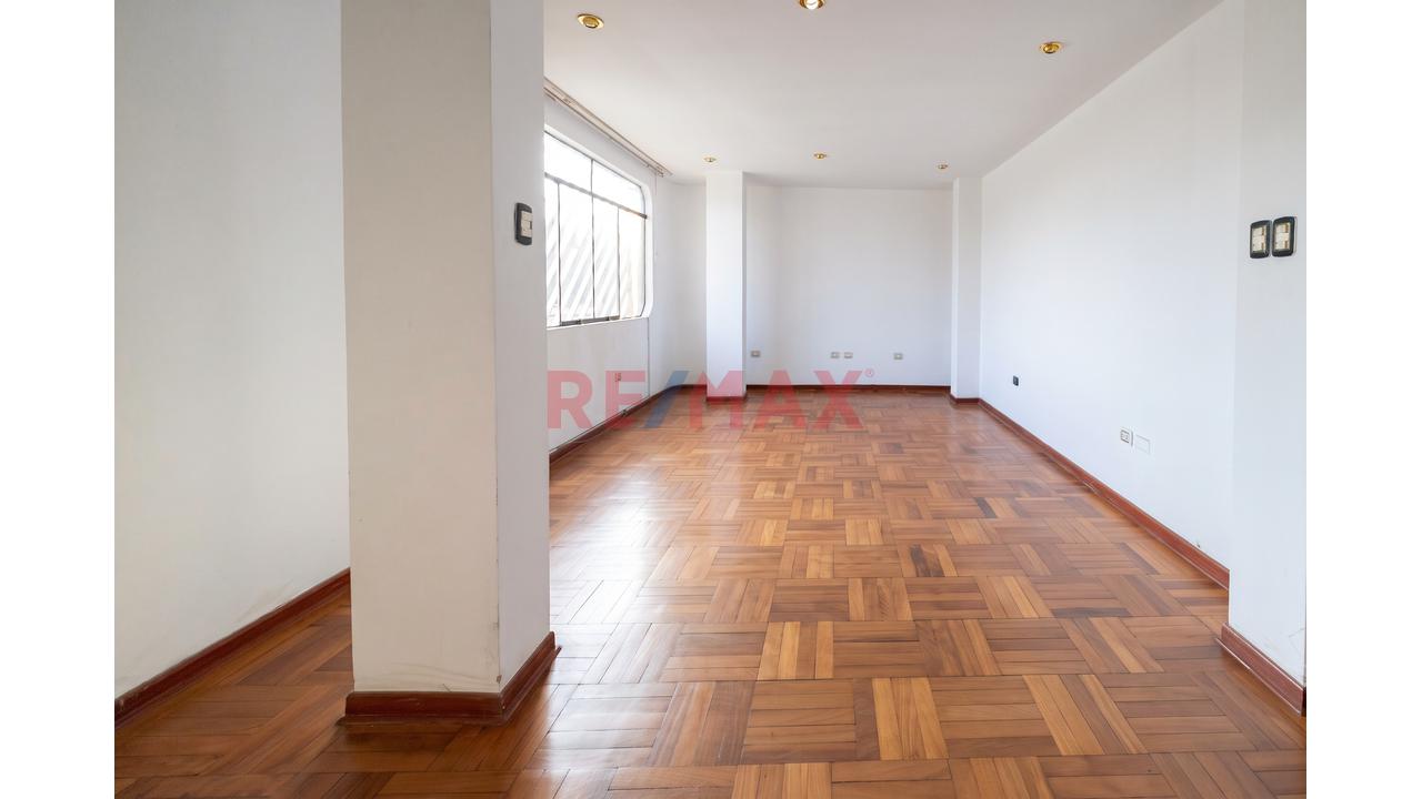 Casa de 4 dormitorios en Carabayllo, 260 m² — foto 2