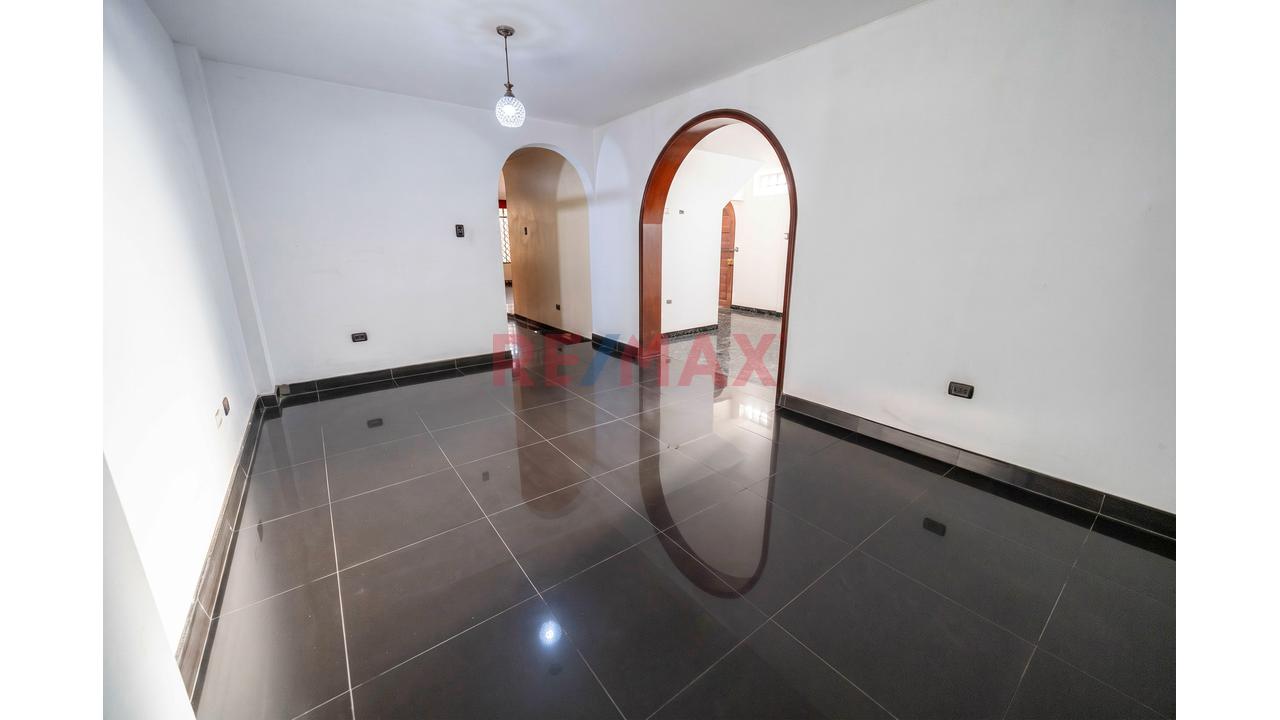 🏠 Se Vende Casa De Dos Pisos En Esquina — Carabayllo — foto 10