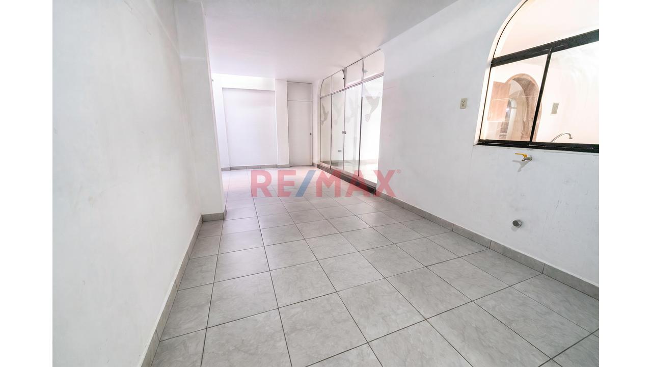 🏠 Se Vende Casa De Dos Pisos En Esquina — Carabayllo — foto 8