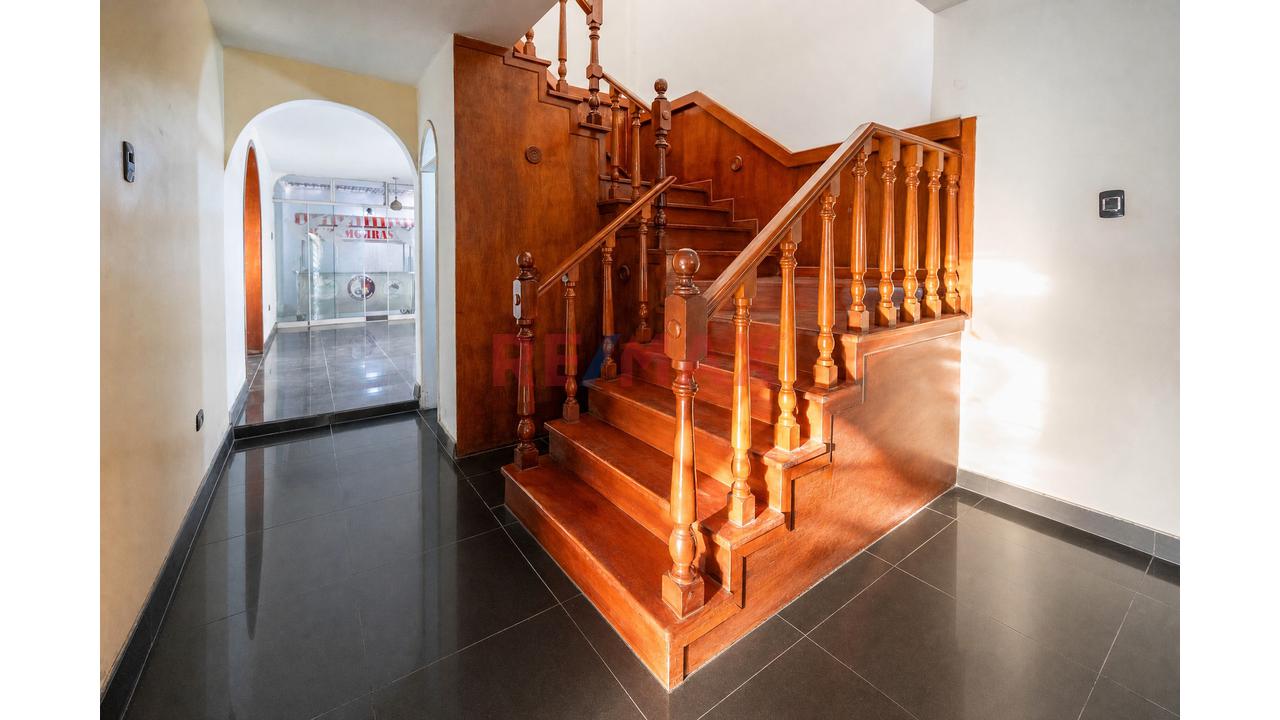 🏠 Se Vende Casa De Dos Pisos En Esquina — Carabayllo — foto 4