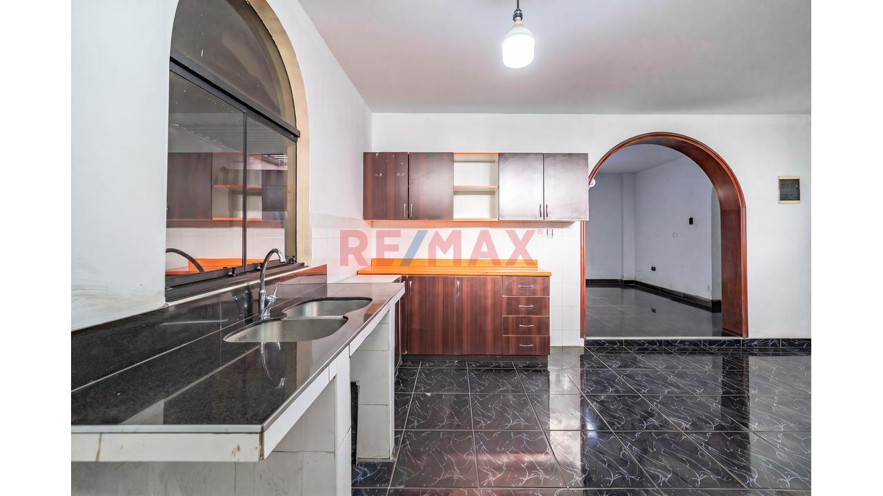 Casa de 4 dormitorios en Carabayllo, 260 m² — foto 4