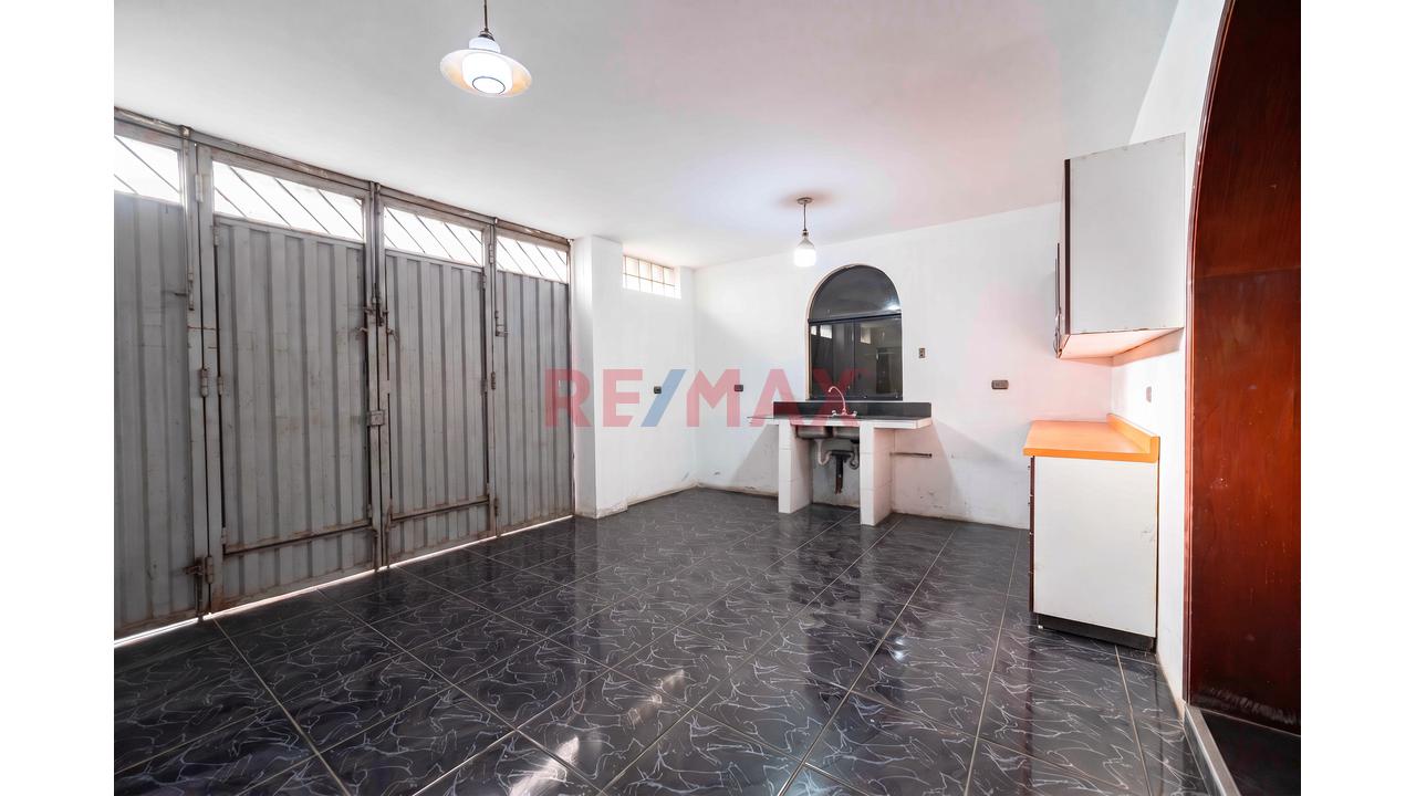 🏠 Se Vende Casa De Dos Pisos En Esquina — Carabayllo — foto 7
