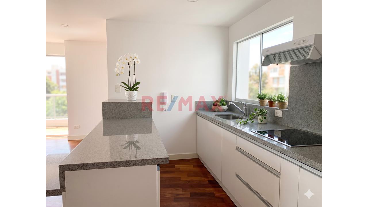 Venta Moderno  Departamento  Como Inversión Frente A Miraflores — foto 4