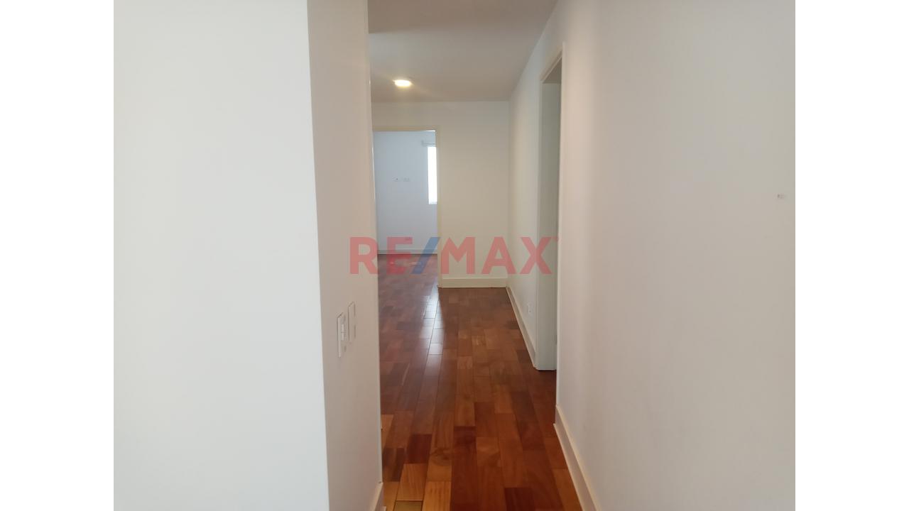 Venta Moderno  Departamento  Como Inversión Frente A Miraflores — foto 5