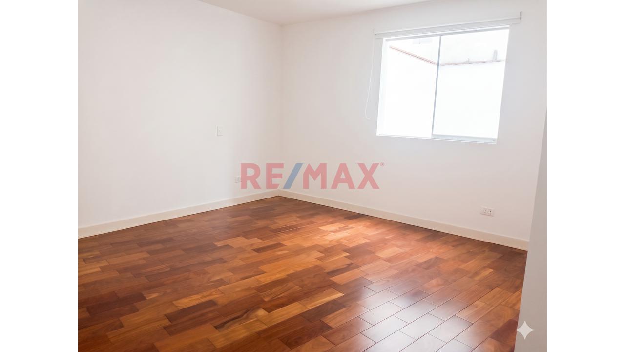 Venta Moderno  Departamento  Como Inversión Frente A Miraflores — foto 11