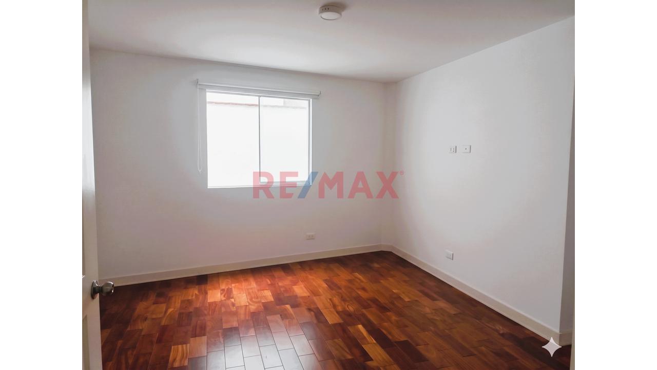 Venta Moderno  Departamento  Como Inversión Frente A Miraflores — foto 12