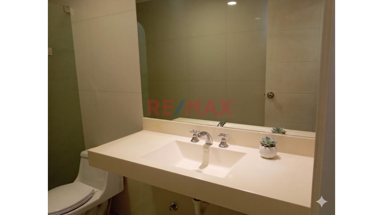Venta Moderno  Departamento  Como Inversión Frente A Miraflores — foto 14
