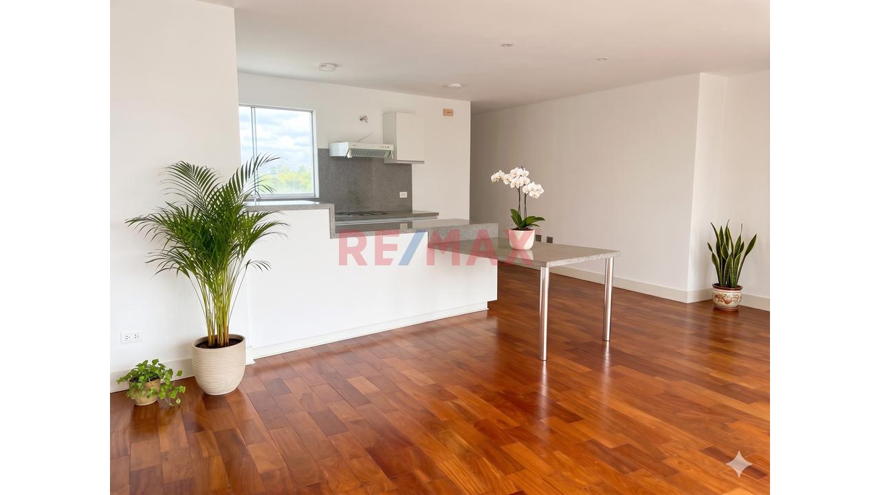 Venta Moderno  Departamento  Como Inversión Frente A Miraflores — foto 3