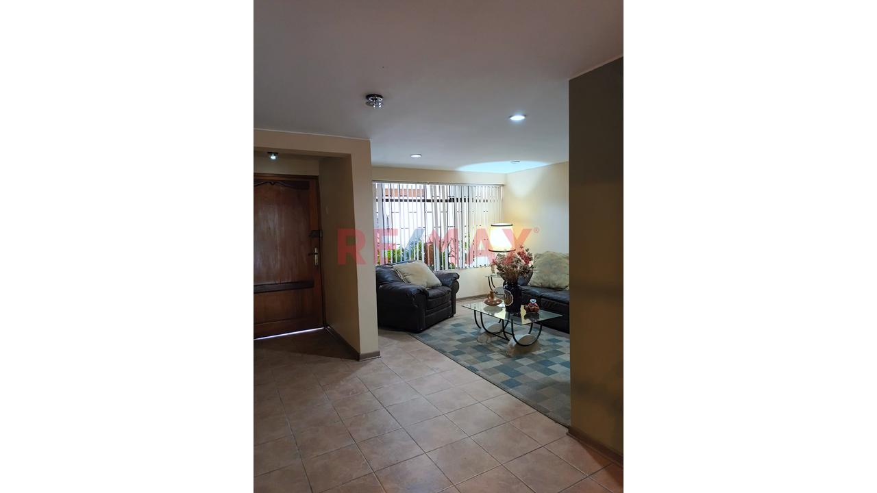Alquilo En San Isidro Primer Piso Con Amplio Jardín Y Bbq — foto 15